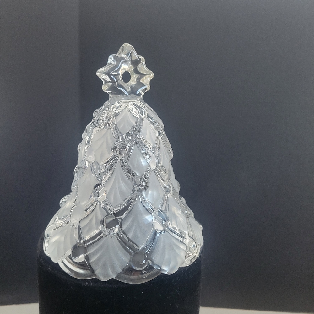 MIKASA GERMANY CRYSTAL "WINTER DREAMS" CHRISTMAS TREE GLASS COLLECTIBLE BELL